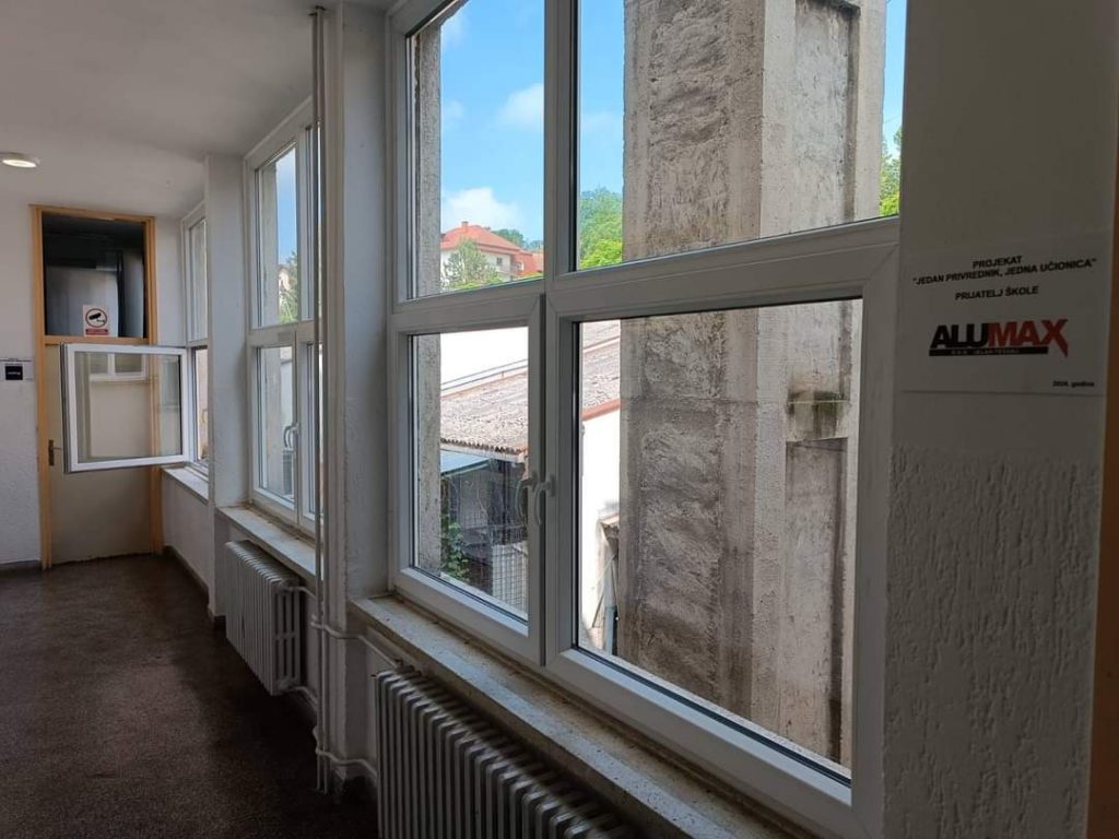 Firma Alumax Jelah prijatelj Mješovite srednje škole Firma Alumax Jelah prijatelj Mješovite srednje škole
