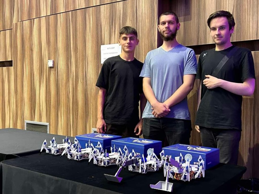 Mješovita srednja škola nagrađena za najbolji srednjoškolski projekat "Škole budućnosti" u oblasti robotike 🥇🥇 Mješovita srednja škola nagrađena za najbolji srednjoškolski projekat "Škole budućnosti" u oblasti robotike 🥇🥇