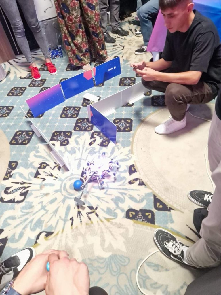 Mješovita srednja škola nagrađena za najbolji srednjoškolski projekat "Škole budućnosti" u oblasti robotike 🥇🥇 Mješovita srednja škola nagrađena za najbolji srednjoškolski projekat "Škole budućnosti" u oblasti robotike 🥇🥇
