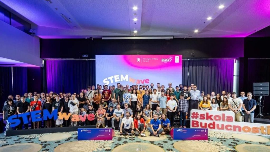Mješovita srednja škola nagrađena za najbolji srednjoškolski projekat "Škole budućnosti" u oblasti robotike 🥇🥇 Mješovita srednja škola nagrađena za najbolji srednjoškolski projekat "Škole budućnosti" u oblasti robotike 🥇🥇