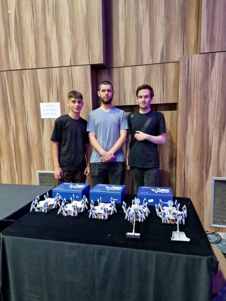 Mješovita srednja škola nagrađena za najbolji srednjoškolski projekat "Škole budućnosti" u oblasti robotike 🥇🥇 Mješovita srednja škola nagrađena za najbolji srednjoškolski projekat "Škole budućnosti" u oblasti robotike 🥇🥇