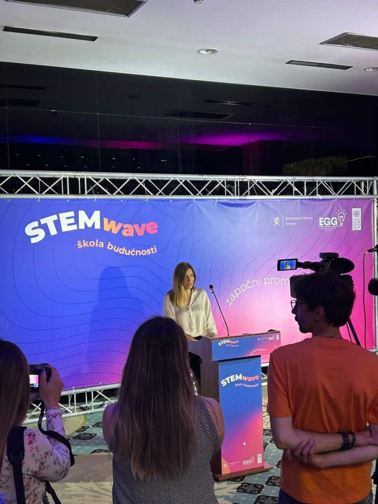 Mješovita srednja škola nagrađena za najbolji srednjoškolski projekat "Škole budućnosti" u oblasti robotike 🥇🥇 Mješovita srednja škola nagrađena za najbolji srednjoškolski projekat "Škole budućnosti" u oblasti robotike 🥇🥇