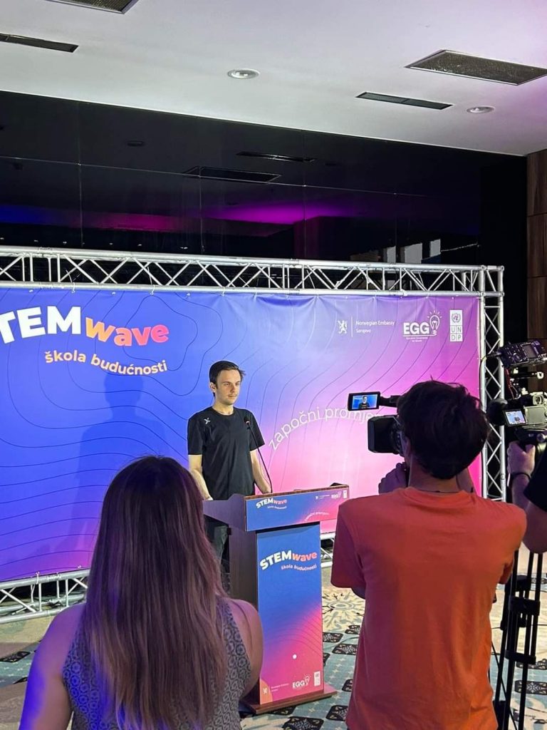 Mješovita srednja škola nagrađena za najbolji srednjoškolski projekat "Škole budućnosti" u oblasti robotike 🥇🥇 Mješovita srednja škola nagrađena za najbolji srednjoškolski projekat "Škole budućnosti" u oblasti robotike 🥇🥇