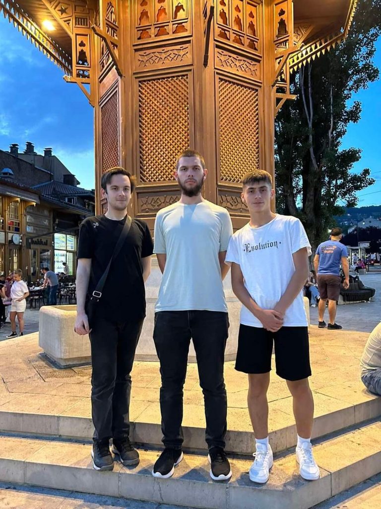 Mješovita srednja škola nagrađena za najbolji srednjoškolski projekat "Škole budućnosti" u oblasti robotike 🥇🥇 Mješovita srednja škola nagrađena za najbolji srednjoškolski projekat "Škole budućnosti" u oblasti robotike 🥇🥇