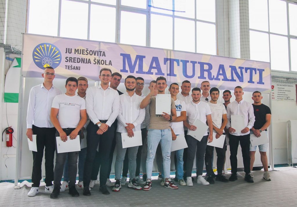 Svečana dodjela diploma za 202 maturanta i maturantice Mješovite srednje škole Svečana dodjela diploma za 202 maturanta i maturantice Mješovite srednje škole