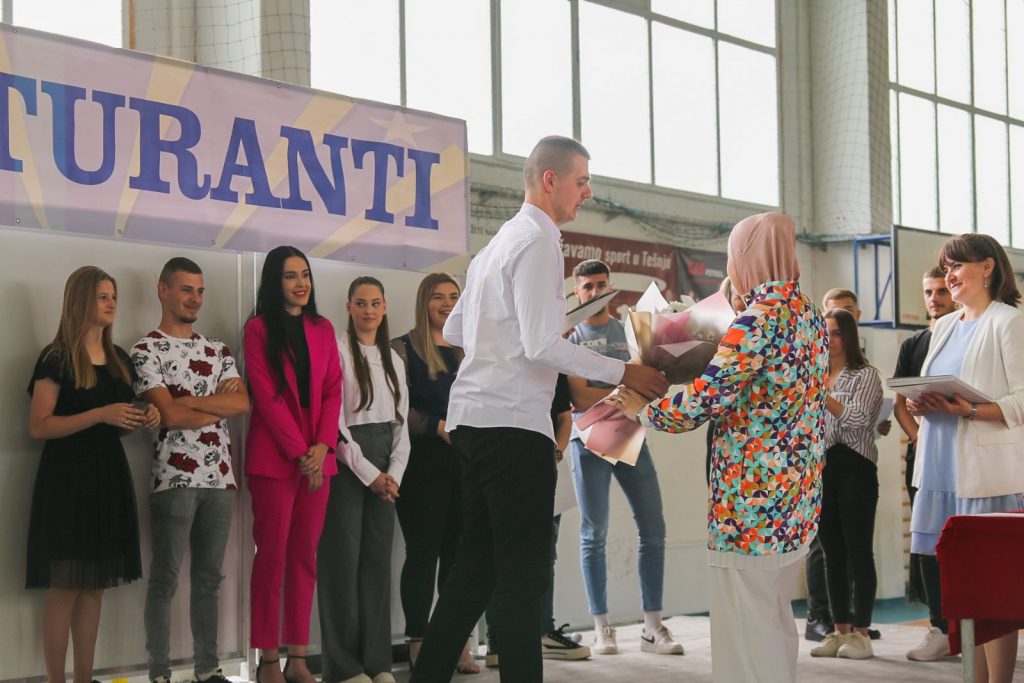 Svečana dodjela diploma za 202 maturanta i maturantice Mješovite srednje škole Svečana dodjela diploma za 202 maturanta i maturantice Mješovite srednje škole
