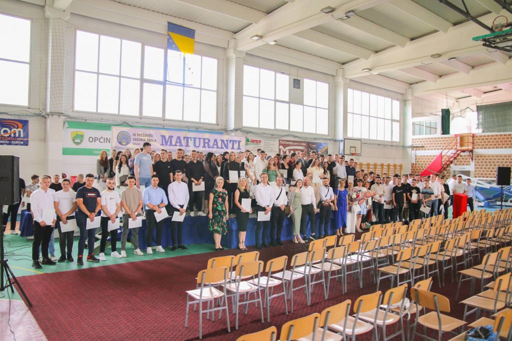 Svečana dodjela diploma za 202 maturanta i maturantice Mješovite srednje škole Svečana dodjela diploma za 202 maturanta i maturantice Mješovite srednje škole
