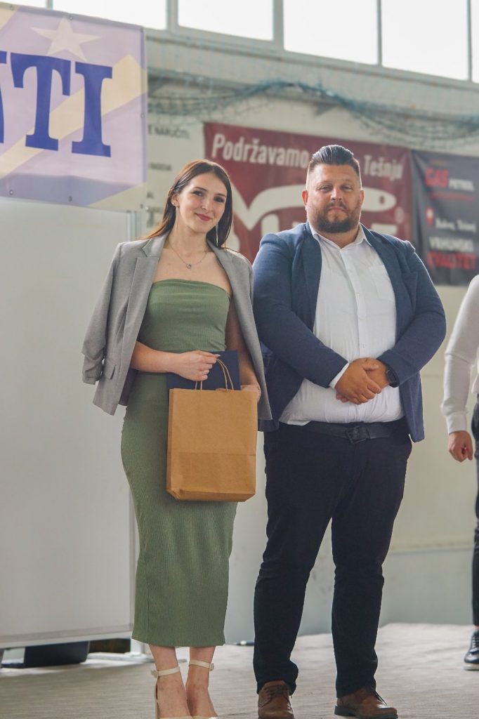 Svečana dodjela diploma za 202 maturanta i maturantice Mješovite srednje škole Svečana dodjela diploma za 202 maturanta i maturantice Mješovite srednje škole