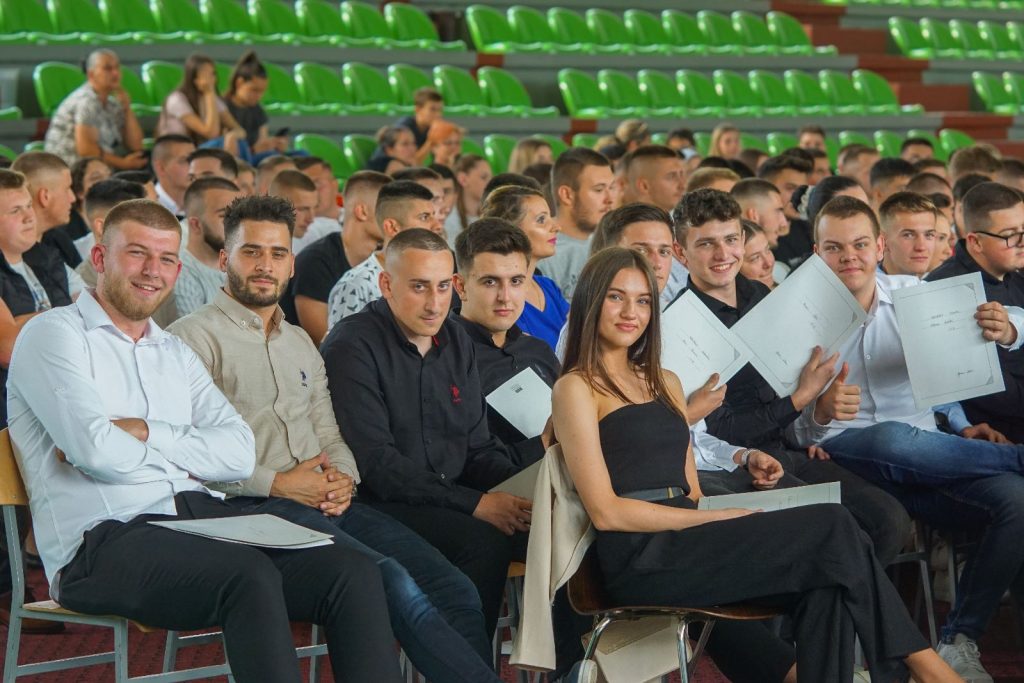 Svečana dodjela diploma za 202 maturanta i maturantice Mješovite srednje škole Svečana dodjela diploma za 202 maturanta i maturantice Mješovite srednje škole