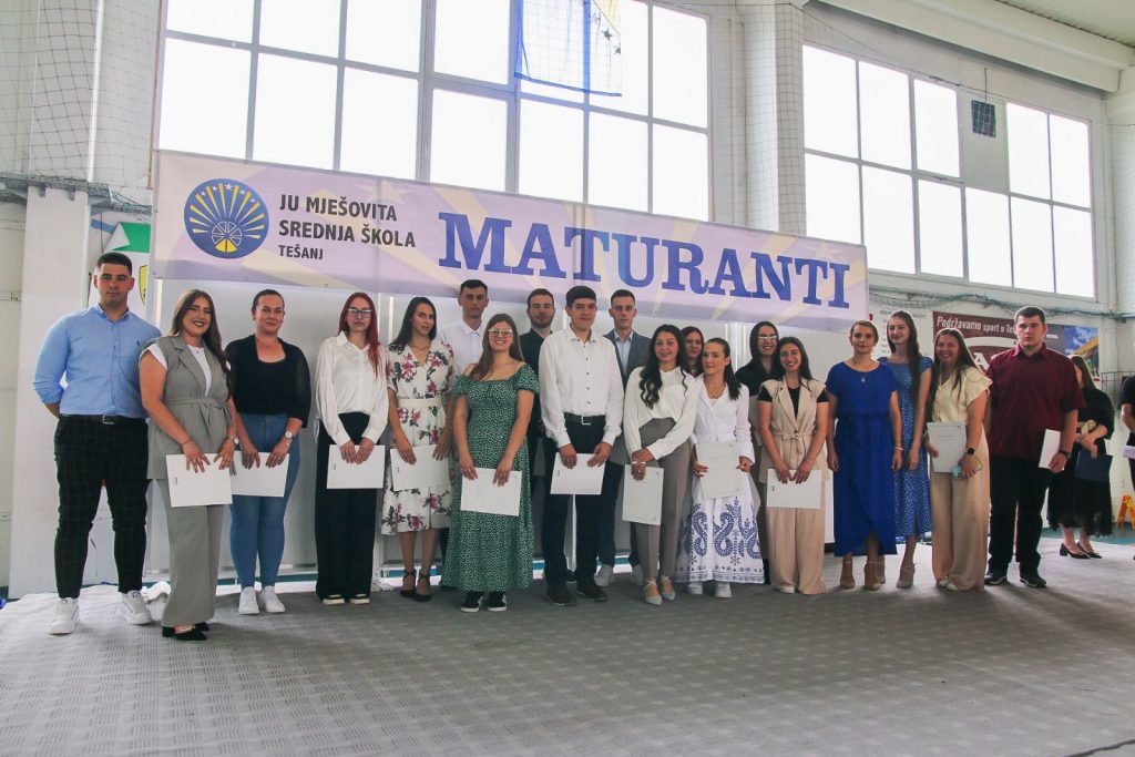 Svečana dodjela diploma za 202 maturanta i maturantice Mješovite srednje škole Svečana dodjela diploma za 202 maturanta i maturantice Mješovite srednje škole