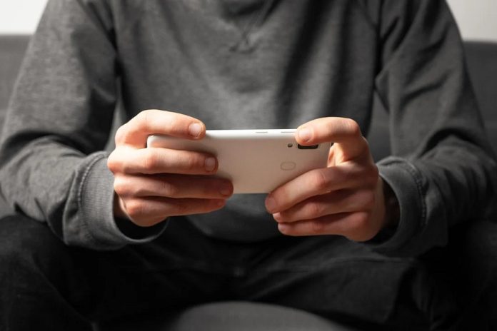 Zodijački znakovi koji se vole više dopisivati nego razgovarati