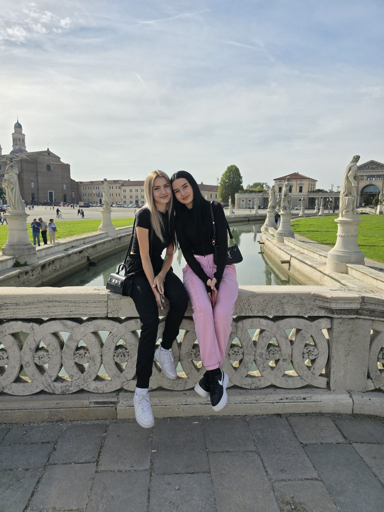 Naši maturanti uživali u prekrasnim italijanskim gradovima Veroni i Padovi Naši maturanti uživali u prekrasnim italijanskim gradovima Veroni i Padovi