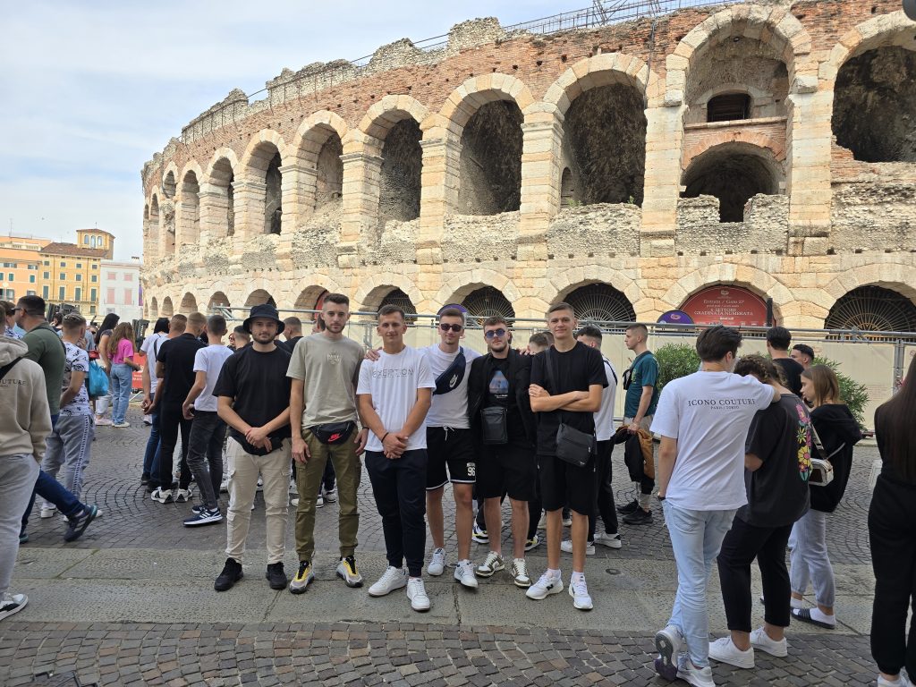 Naši maturanti uživali u prekrasnim italijanskim gradovima Veroni i Padovi Naši maturanti uživali u prekrasnim italijanskim gradovima Veroni i Padovi