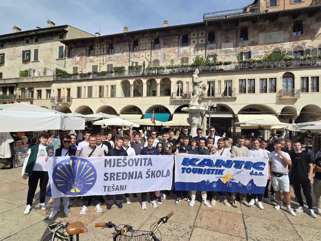 Naši maturanti uživali u prekrasnim italijanskim gradovima Veroni i Padovi Naši maturanti uživali u prekrasnim italijanskim gradovima Veroni i Padovi