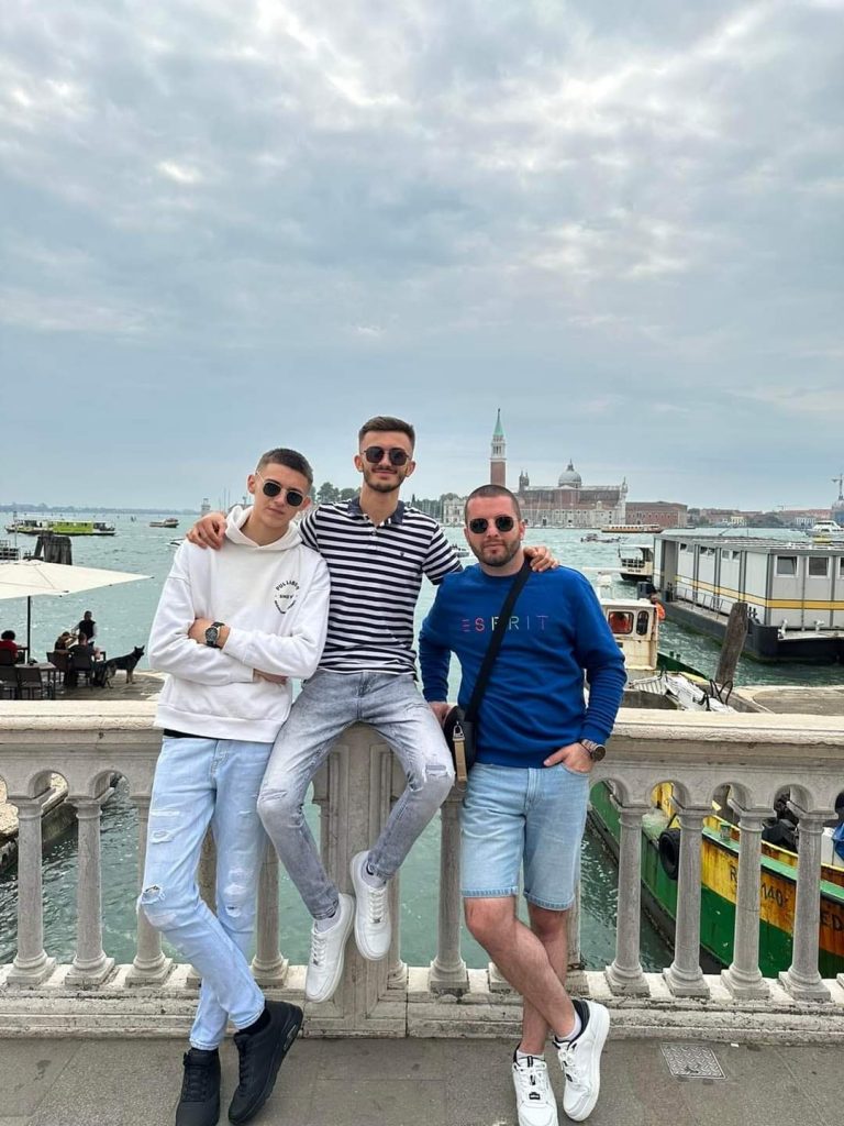 Naši maturanti posjetili Veneciju , jedan od najromantičnijih gradova Evrope Naši maturanti posjetili Veneciju , jedan od najromantičnijih gradova Evrope