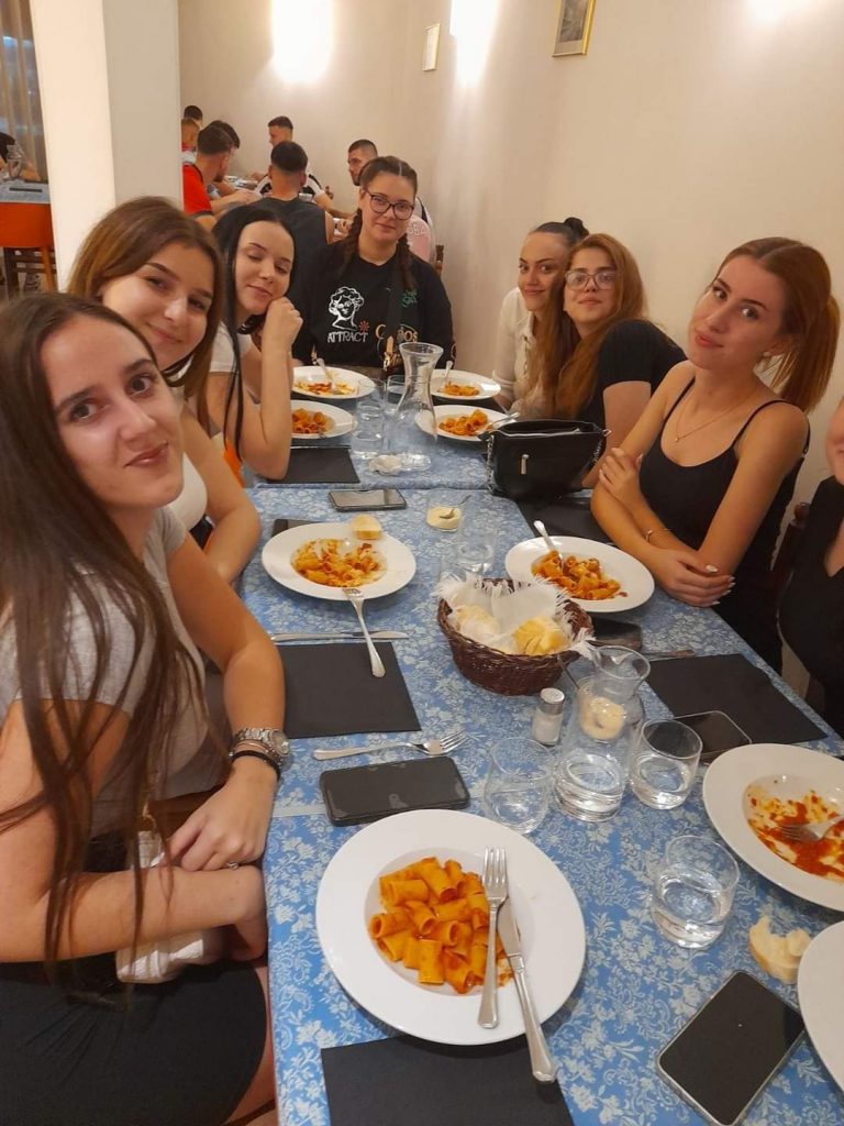 Naši maturanti posjetili Veneciju , jedan od najromantičnijih gradova Evrope Naši maturanti posjetili Veneciju , jedan od najromantičnijih gradova Evrope