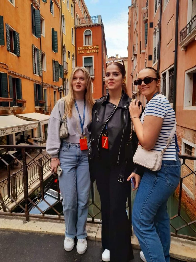 Naši maturanti posjetili Veneciju , jedan od najromantičnijih gradova Evrope Naši maturanti posjetili Veneciju , jedan od najromantičnijih gradova Evrope