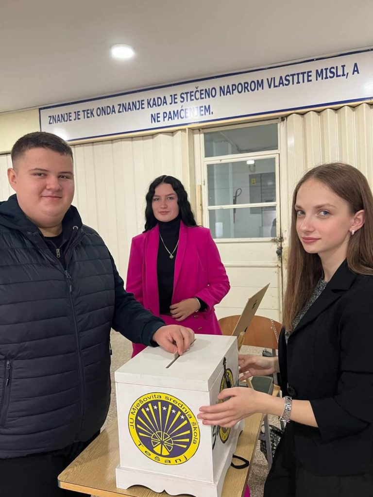 Naši učenici humanitarnom akcijom podržali obilježavanje Nedjelje solidarnosti Naši učenici humanitarnom akcijom podržali obilježavanje Nedjelje solidarnosti