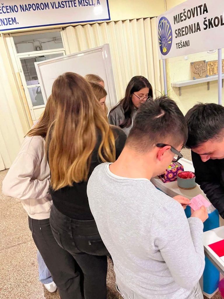 Vijeće učenika obilježilo Međunarodni dan srednjoškolaca Vijeće učenika obilježilo Međunarodni dan srednjoškolaca