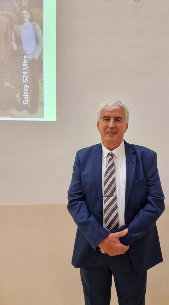 Svečani ispraćaj u penziju uvaženog kolege Seada Kurtića Svečani ispraćaj u penziju uvaženog kolege Seada Kurtića