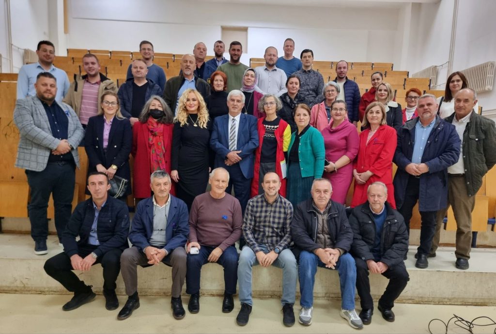 Svečani ispraćaj u penziju uvaženog kolege Seada Kurtića Svečani ispraćaj u penziju uvaženog kolege Seada Kurtića