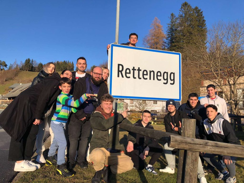 Naša učenica Maida Klepić učestvovala na prestižnom Erasmus+ seminaru u austrijskom gradu Retteneggu Naša učenica Maida Klepić učestvovala na prestižnom Erasmus+ seminaru u austrijskom gradu Retteneggu
