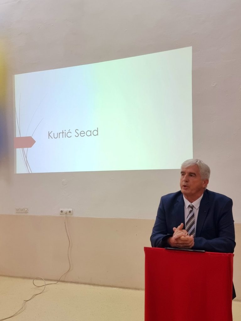 Svečani ispraćaj u penziju uvaženog kolege Seada Kurtića Svečani ispraćaj u penziju uvaženog kolege Seada Kurtića