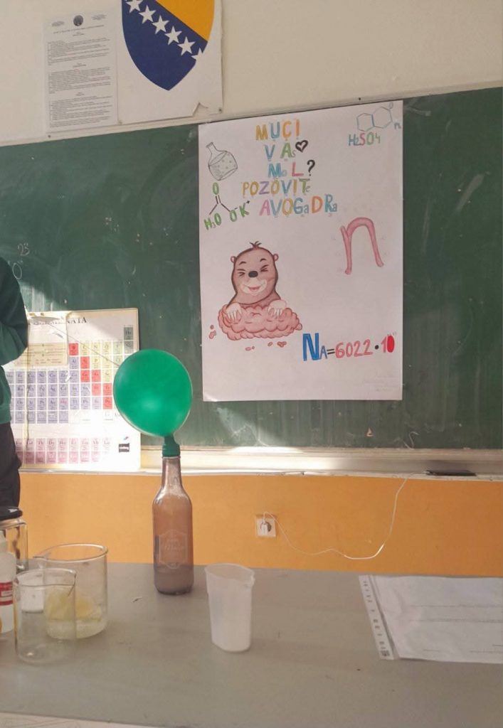 Zanimljivi i kreativni časovi hemije Zanimljivi i kreativni časovi hemije
