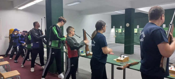 Memorijalni turnir "Elvir&amp;Budo" u Tešnju okupio strijelce iz 11 klubova