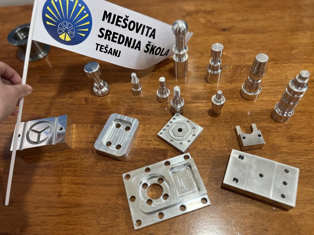 Uspješna promocija naše škole na 11. Sajmu srednjih škola i fakulteta Uspješna promocija naše škole na 11. Sajmu srednjih škola i fakulteta