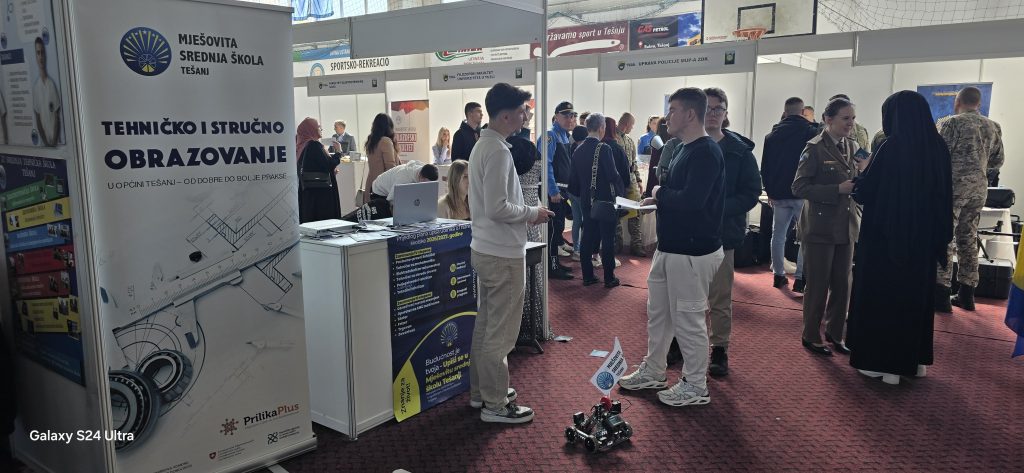 Uspješna promocija naše škole na 11. Sajmu srednjih škola i fakulteta Uspješna promocija naše škole na 11. Sajmu srednjih škola i fakulteta