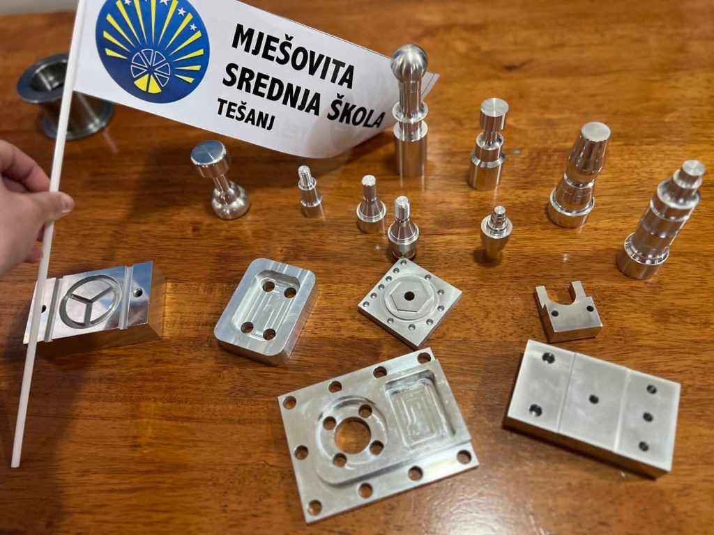 Uspješna promocija naše škole na 11. Sajmu srednjih škola i fakulteta Uspješna promocija naše škole na 11. Sajmu srednjih škola i fakulteta