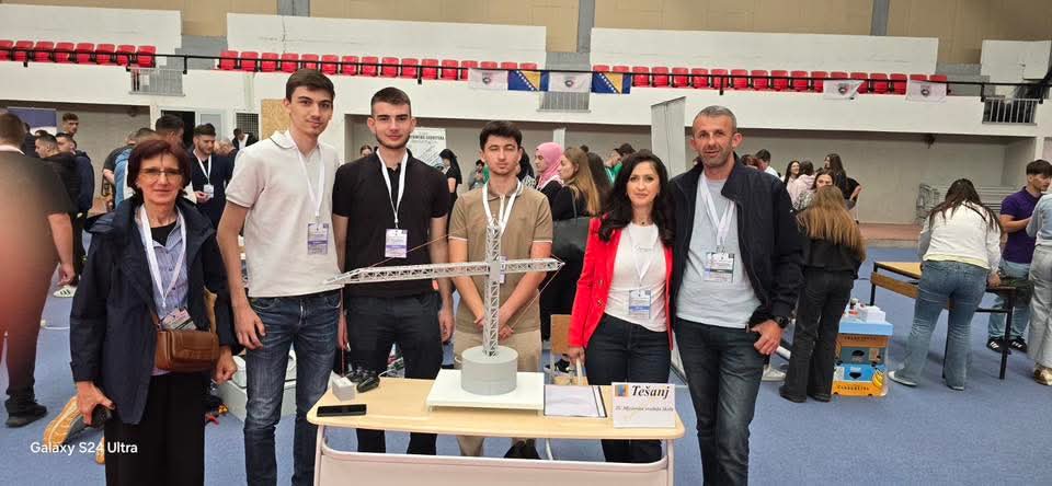 Veliki uspjeh naših učenika na XVII Festivalu rada u Travniku! Veliki uspjeh naših učenika na XVII Festivalu rada u Travniku!