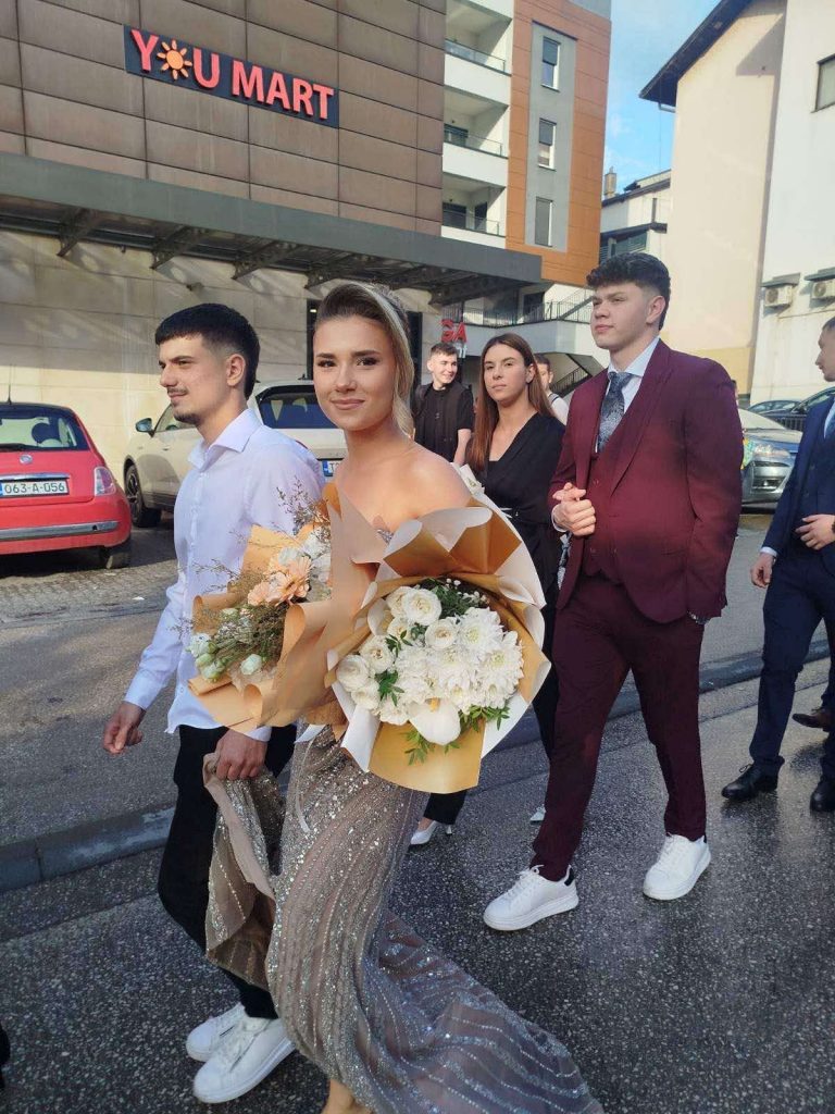 Mladost, ljepota i glamur: 250 naših maturanata proslavilo završetak važnog životnog poglavlja! Mladost, ljepota i glamur: 250 naših maturanata proslavilo završetak važnog životnog poglavlja!