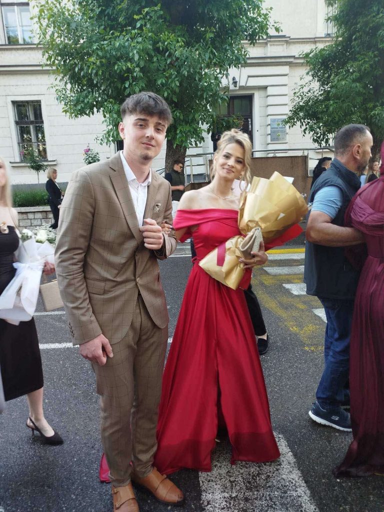 Mladost, ljepota i glamur: 250 naših maturanata proslavilo završetak važnog životnog poglavlja! Mladost, ljepota i glamur: 250 naših maturanata proslavilo završetak važnog životnog poglavlja!