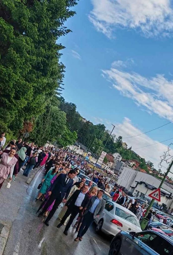 Mladost, ljepota i glamur: 250 naših maturanata proslavilo završetak važnog životnog poglavlja! Mladost, ljepota i glamur: 250 naših maturanata proslavilo završetak važnog životnog poglavlja!