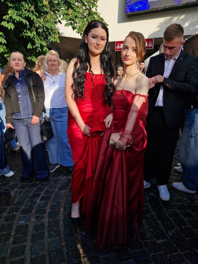 Mladost, ljepota i glamur: 250 naših maturanata proslavilo završetak važnog životnog poglavlja! Mladost, ljepota i glamur: 250 naših maturanata proslavilo završetak važnog životnog poglavlja!
