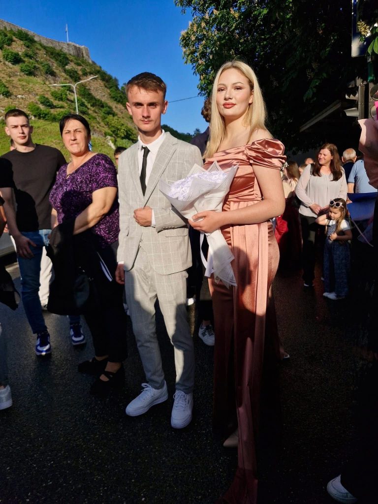 Mladost, ljepota i glamur: 250 naših maturanata proslavilo završetak važnog životnog poglavlja! Mladost, ljepota i glamur: 250 naših maturanata proslavilo završetak važnog životnog poglavlja!