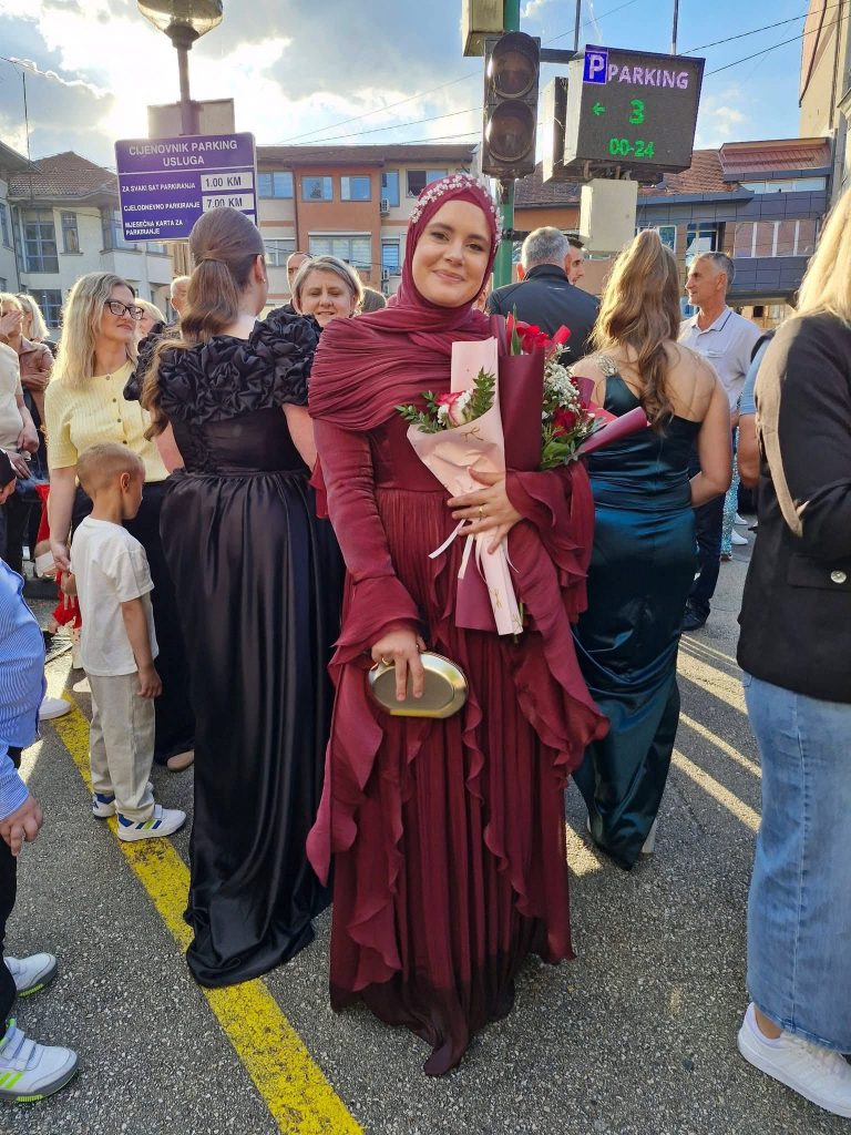 Mladost, ljepota i glamur: 250 naših maturanata proslavilo završetak važnog životnog poglavlja! Mladost, ljepota i glamur: 250 naših maturanata proslavilo završetak važnog životnog poglavlja!