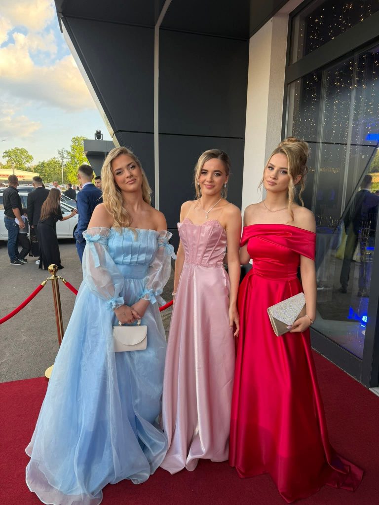 Mladost, ljepota i glamur: 250 naših maturanata proslavilo završetak važnog životnog poglavlja! Mladost, ljepota i glamur: 250 naših maturanata proslavilo završetak važnog životnog poglavlja!