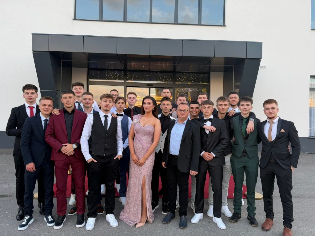Mladost, ljepota i glamur: 250 naših maturanata proslavilo završetak važnog životnog poglavlja! Mladost, ljepota i glamur: 250 naših maturanata proslavilo završetak važnog životnog poglavlja!