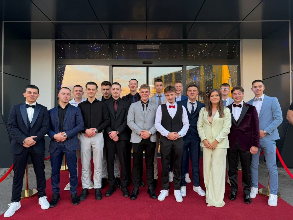 Mladost, ljepota i glamur: 250 naših maturanata proslavilo završetak važnog životnog poglavlja! Mladost, ljepota i glamur: 250 naših maturanata proslavilo završetak važnog životnog poglavlja!