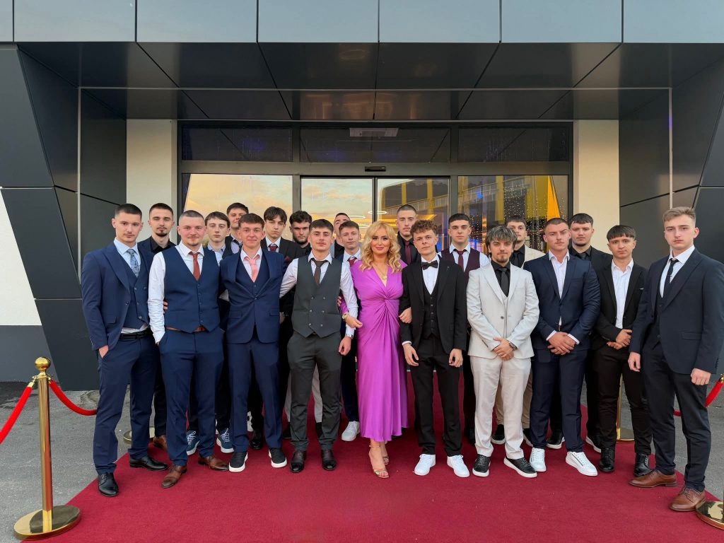 Mladost, ljepota i glamur: 250 naših maturanata proslavilo završetak važnog životnog poglavlja! Mladost, ljepota i glamur: 250 naših maturanata proslavilo završetak važnog životnog poglavlja!