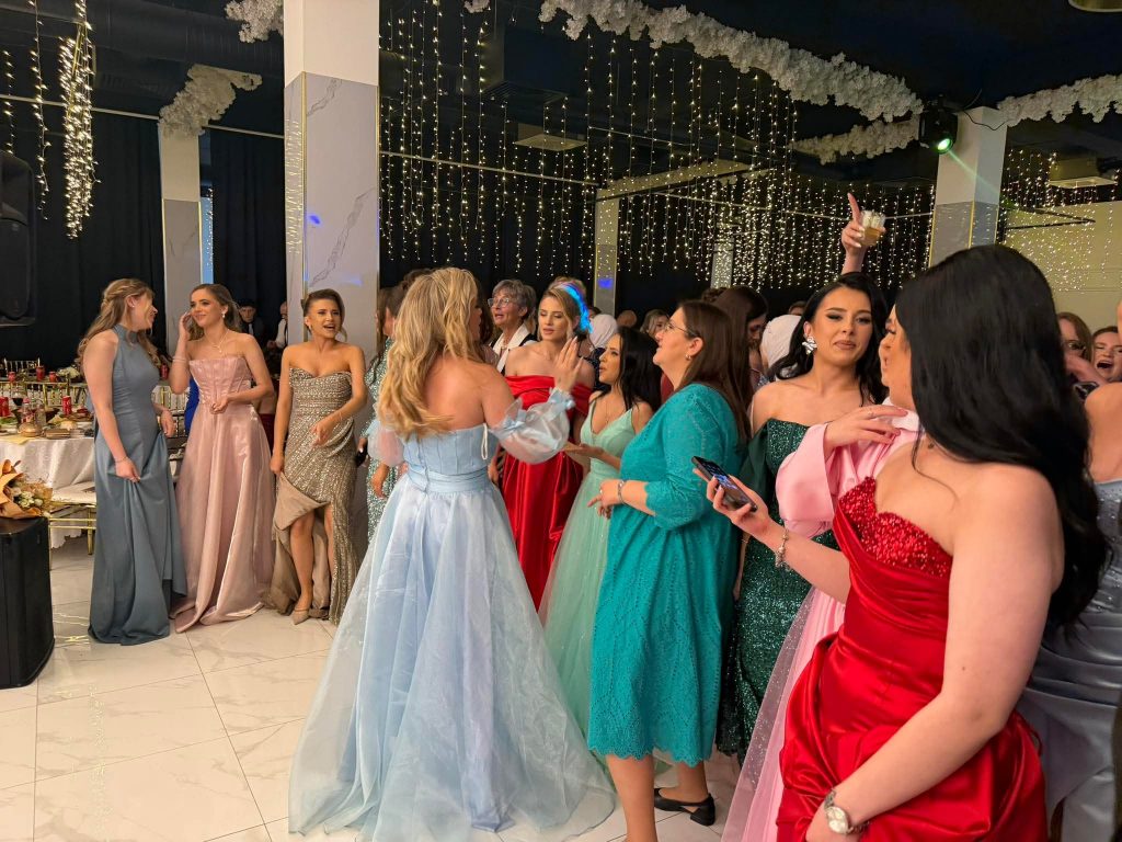 Mladost, ljepota i glamur: 250 naših maturanata proslavilo završetak važnog životnog poglavlja! Mladost, ljepota i glamur: 250 naših maturanata proslavilo završetak važnog životnog poglavlja!