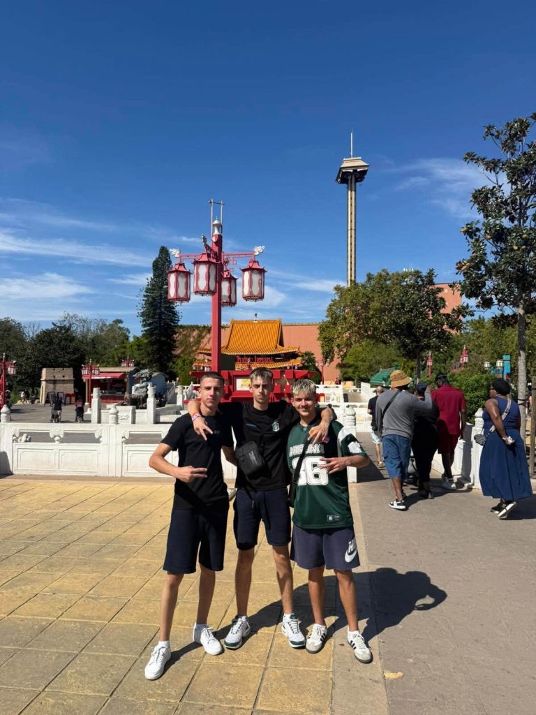 Lude vožnje i morska uživancija: Maturanti posjetili čuveni PortAventura park