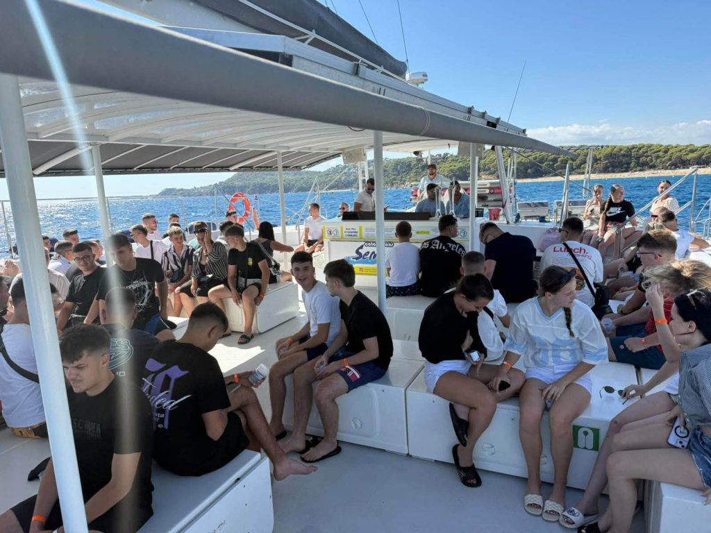 Prvi dan u Španiji: Sunce, kupanje, katamarani i vrhunski provod u klubu Tropics!!